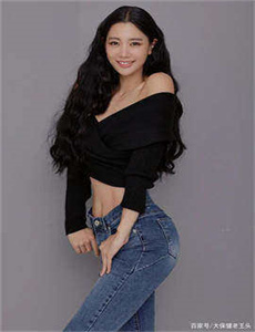 男生强行扒了女生的衣服视频
